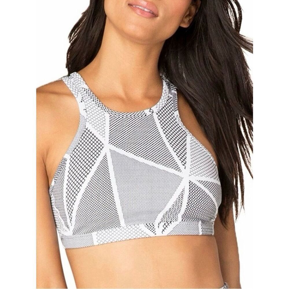 Beyond yoga breakout studio high neck sports bra